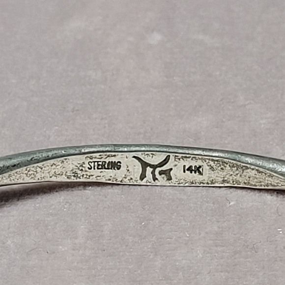 Small Cuff/Bracelet - Picture 4 of 12